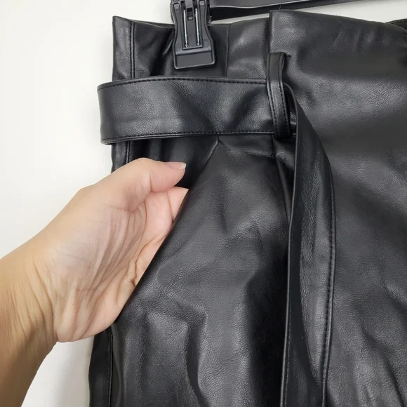 NWT Lucy Paris Faux Leather Paperbag-Waist Pants in Black - Picture 7 of 13